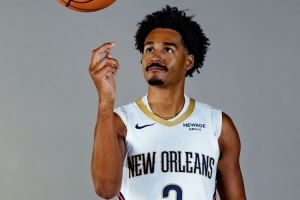 随便玩玩！普尔首秀20分钟9中3&三分6中1拿到11分4板4助1帽